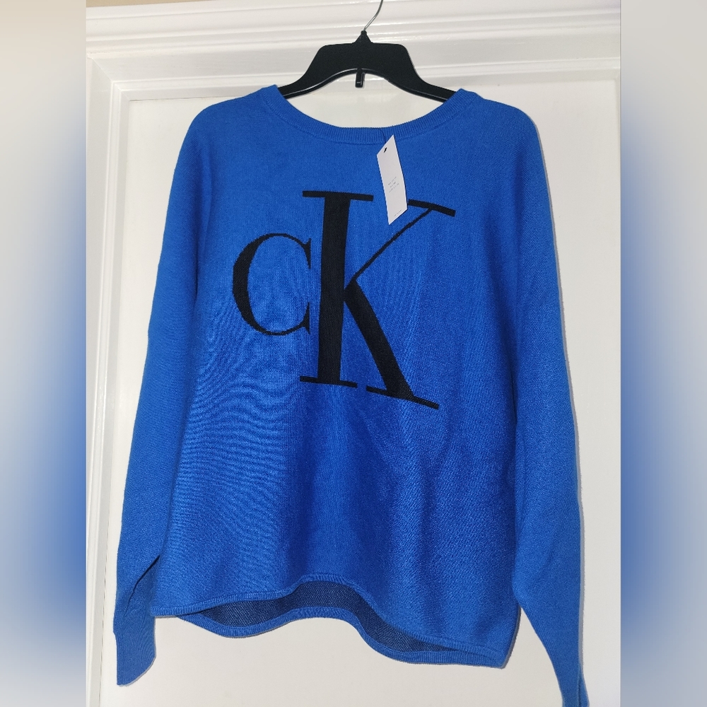 Oversized Calvin Klein sweater. Blue size Medium